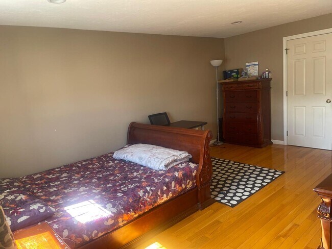 Foto del edificio - 5 Derby Ln