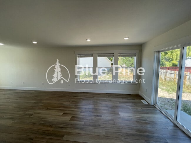 Building Photo - 3225 East Reynard Ln