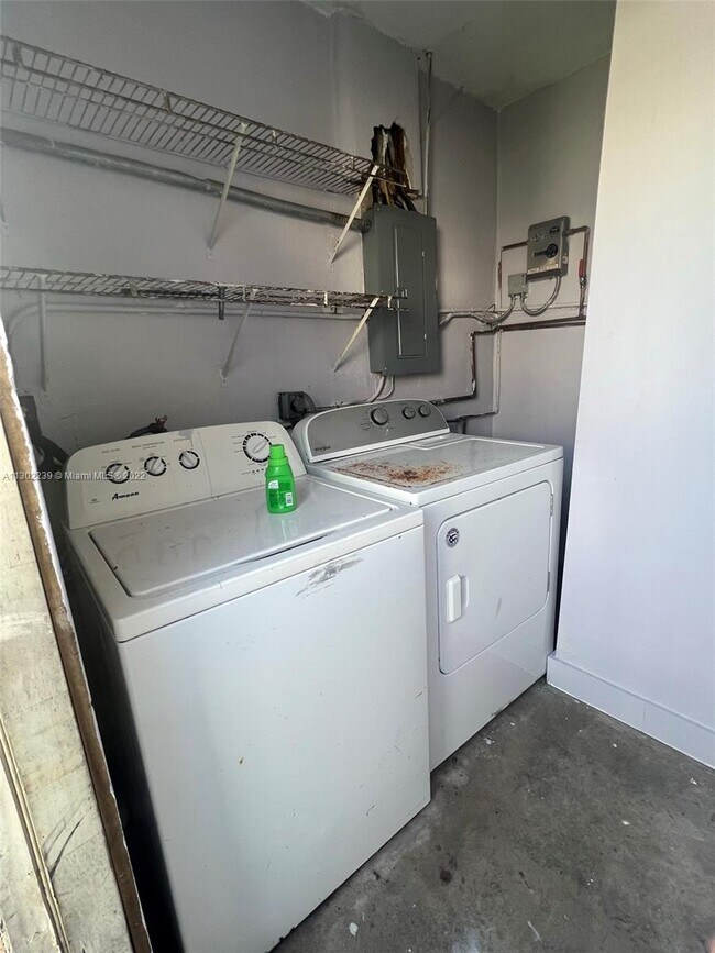 Building Photo - 6332 SW 20th St  0 Miramar Fl 33023