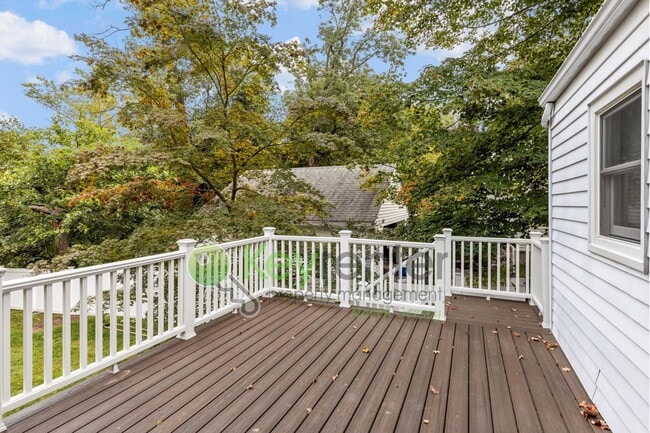 Building Photo - Spacious 4-Bedroom Home with Huge Fenced Y...
