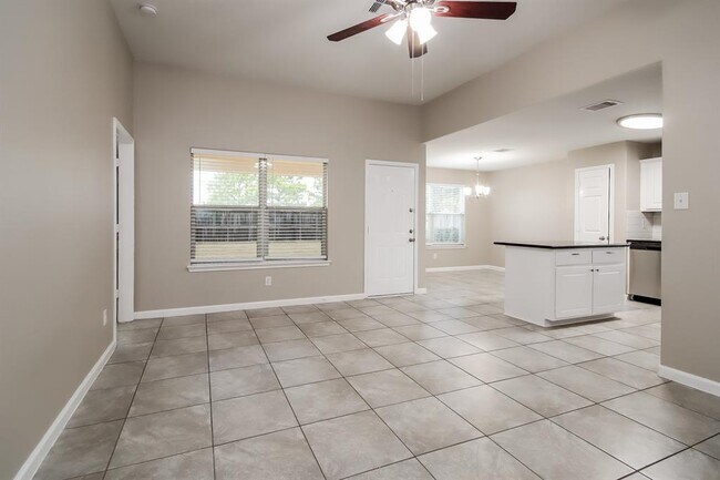 Foto del edificio - 3918 Cloudbluff Ln