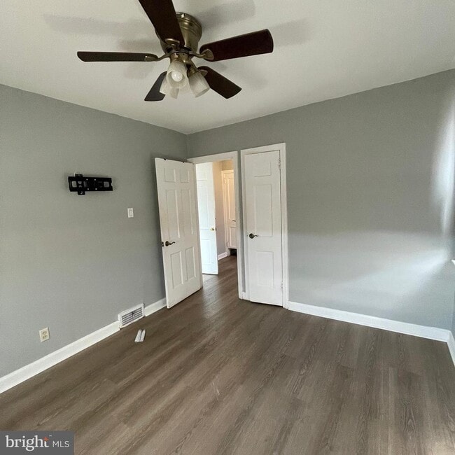 Building Photo - 1430 Greeby St