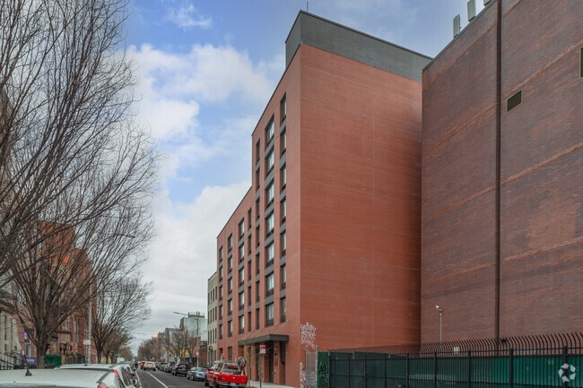 Building Photo - 64 Scholes St
