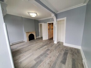 Building Photo - 127 Dove St