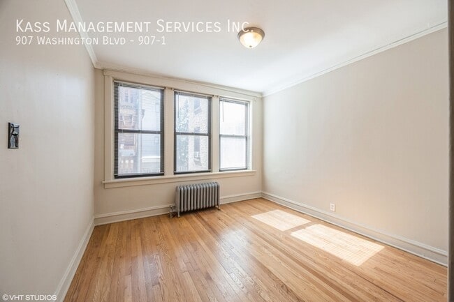Building Photo - Beautiful 1 bed 1 bath in Oak Park!