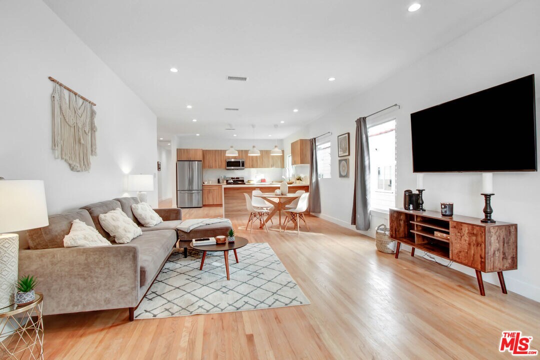 Foto principal - 434 N Ogden Dr