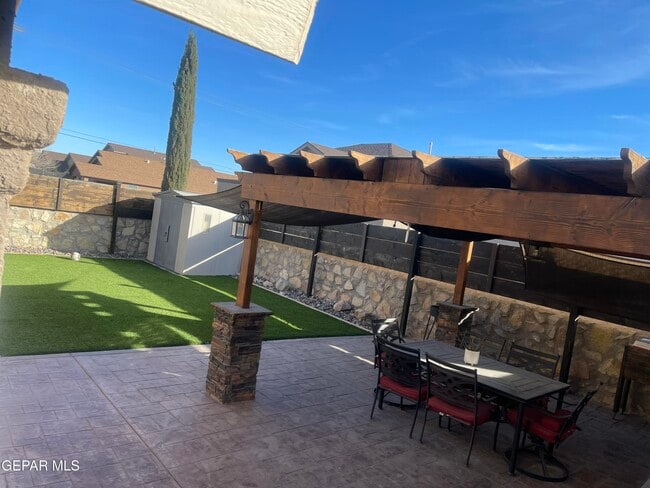 Building Photo - 12594 Paseo Rosannie Ave