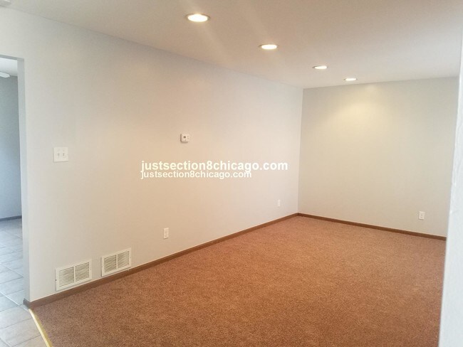 Foto del edificio - 18709 Crawford Ave