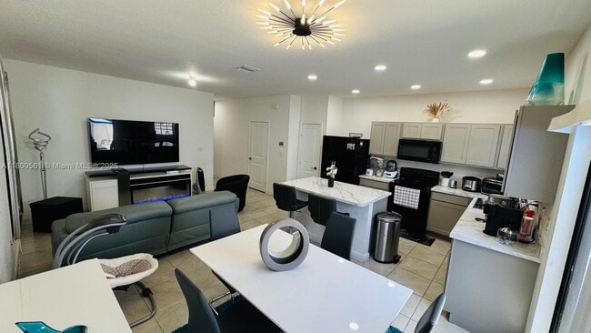 Foto del edificio - 761 SW 11th St