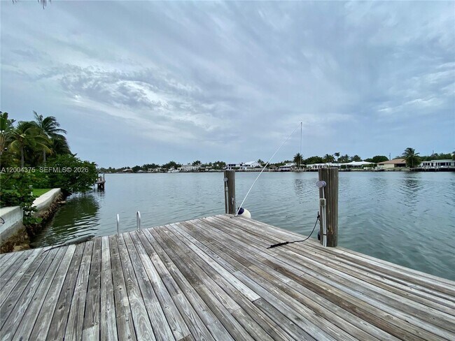 Foto del edificio - 265 N Shore Dr