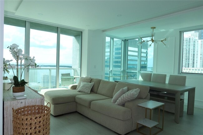 Building Photo - 500 Brickell Ave