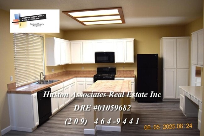 Building Photo - 4208 Maddie Cir