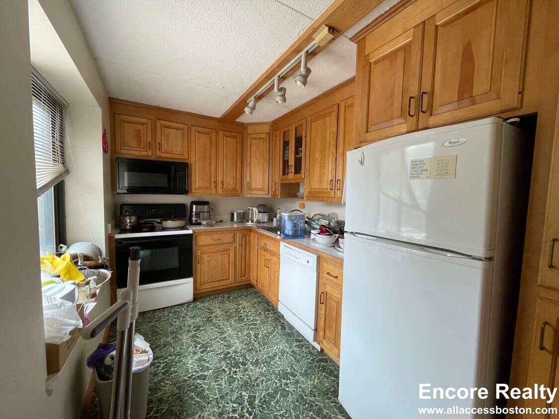 Foto principal - 1243 Beacon St