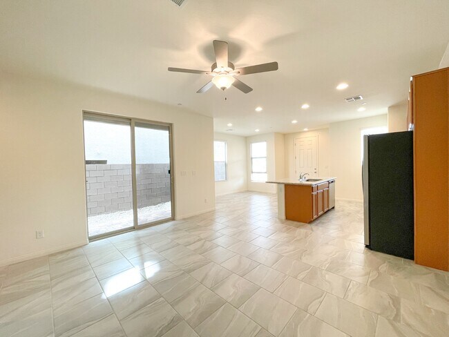 Foto del edificio - 11691 Hamilton Lake Ave