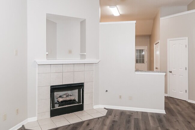 Foto del edificio - 6887 Seaside Dr