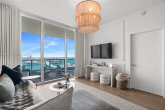 Building Photo - 900 Biscayne Blvd