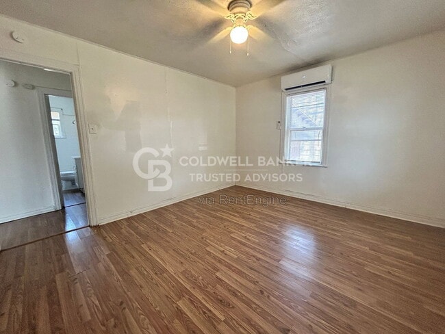 Building Photo - 114 Avenue V