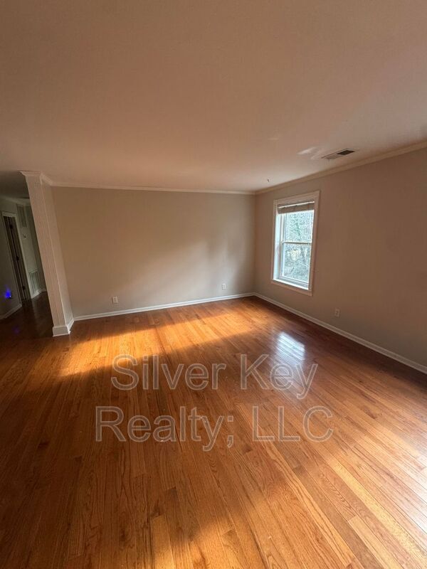 Building Photo - 12 Walcon Ln