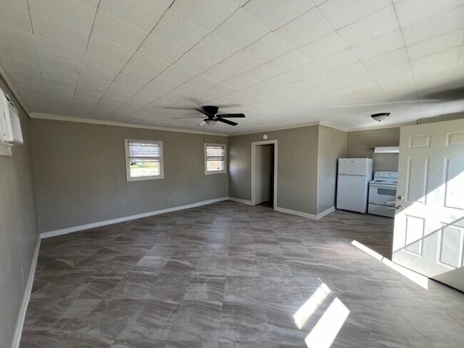 Foto del edificio - Charming 1B/1B home available in Lake Charles