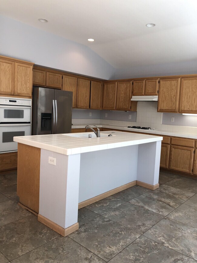 Building Photo - 963 Sterling Cir