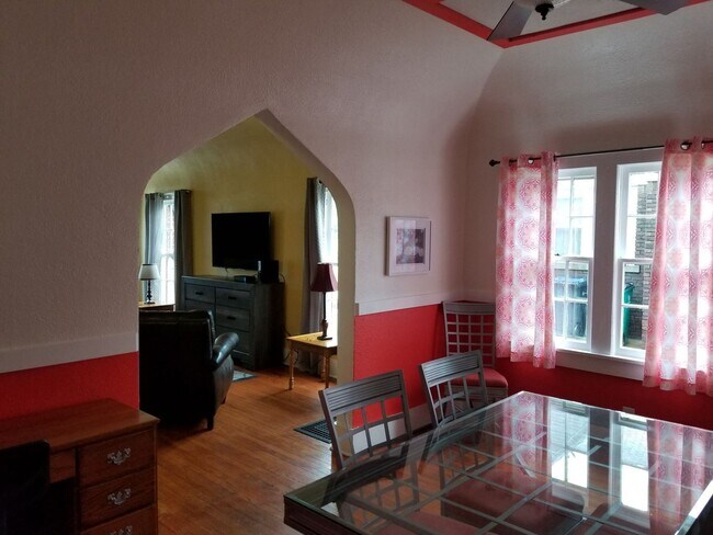 Building Photo - 2 br, 2 bath House - 923 NE 19th St