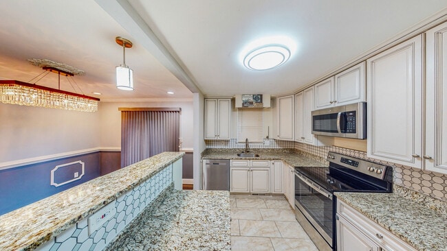 Photo - 5512 Hamilton Ave House