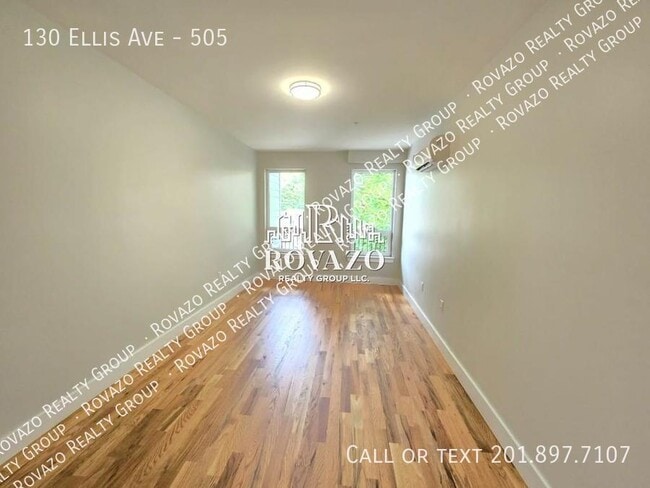 Building Photo - 130 Ellis Ave-- 3 bedrooms 2 baths in Irvi...