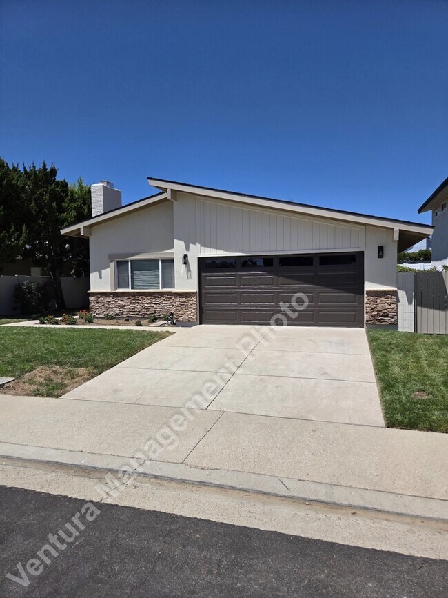 Building Photo - 5665 Meadow Vista Way