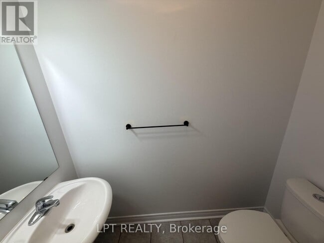 Building Photo - 38 Silent Pond Crescent