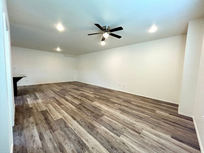 Photo - 959 S Rupple Rd Apartment