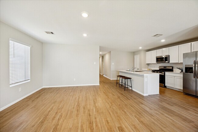 Foto del edificio - 27122 Breakaway Ln