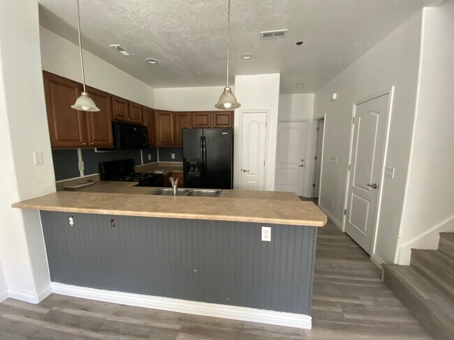 Building Photo - 24 S 1520 W