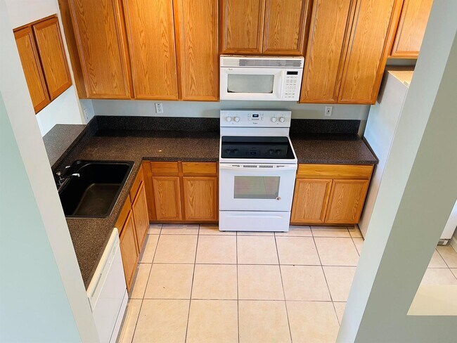 Building Photo - 5084 Palmbrooke Cir