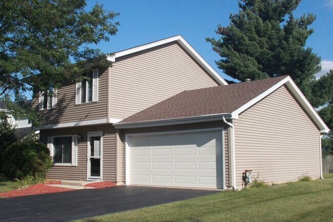 Foto del edificio - 306 Danbury Dr