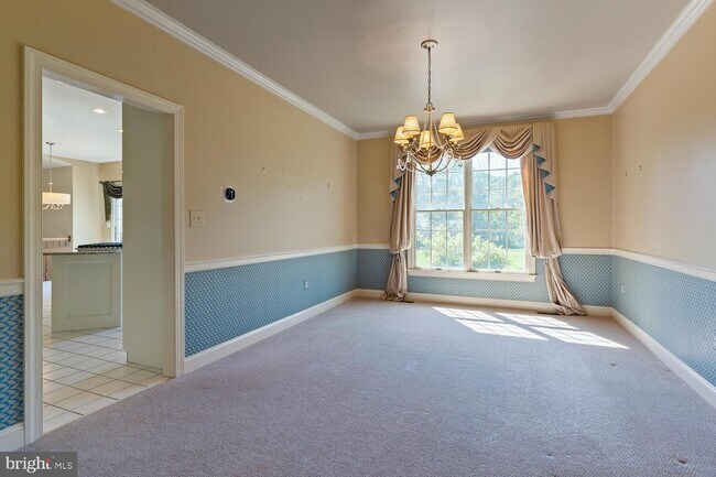 Building Photo - 5 Shadow Dr