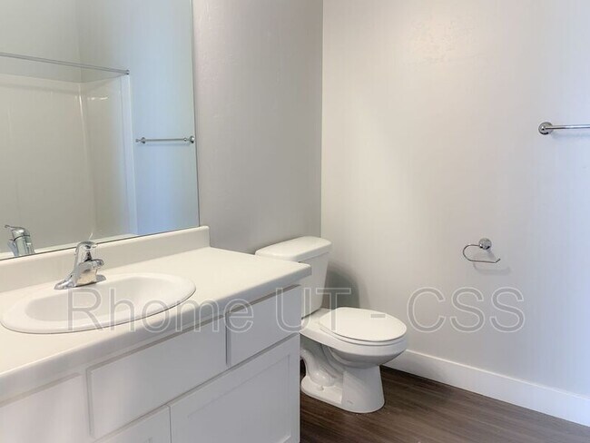 Foto del edificio - 14642 Bloom Dr
