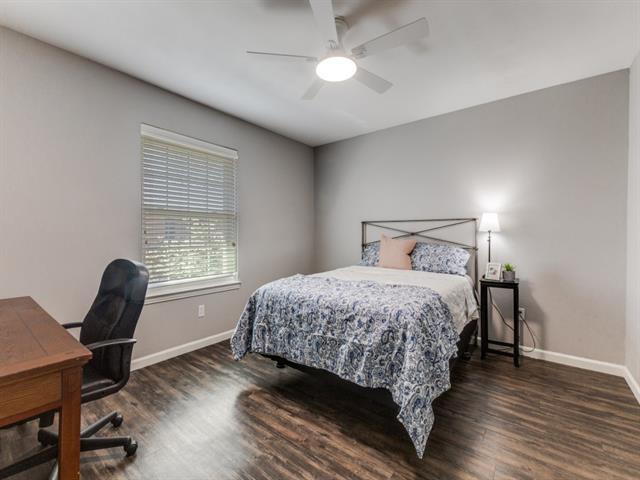 Foto del edificio - 6037 Sandhurst Ln