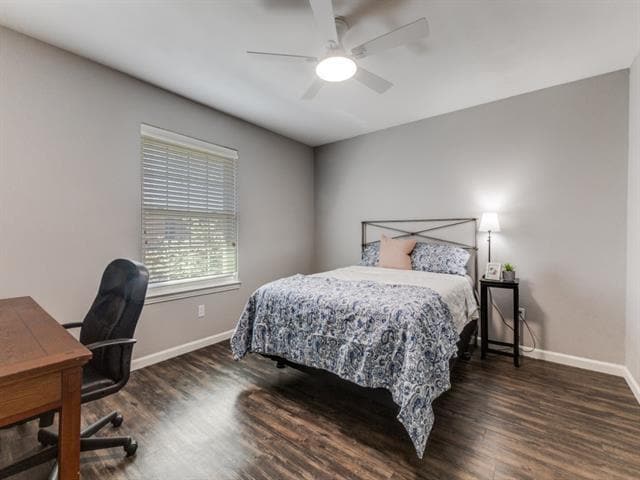 Building Photo - 6037 Sandhurst Ln