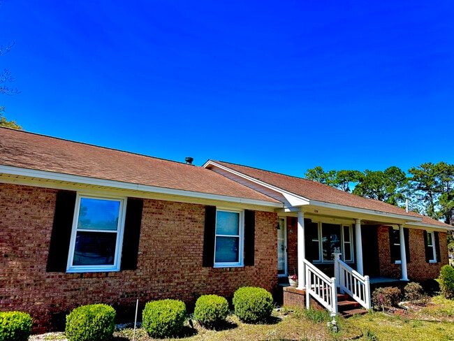 Photo - 639 N College Rd House