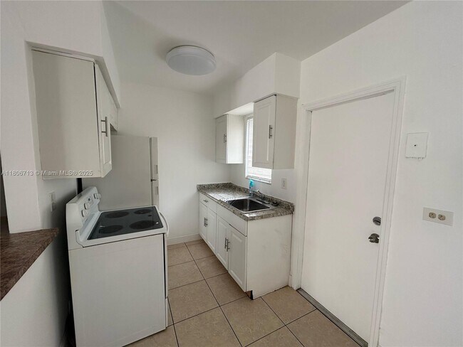 Foto del edificio - 1280 NE 139th St