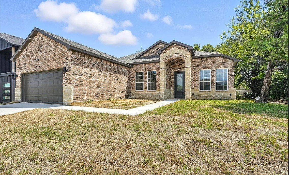 Photo - 716 Oak Creek Dr (Hutchins, TX)