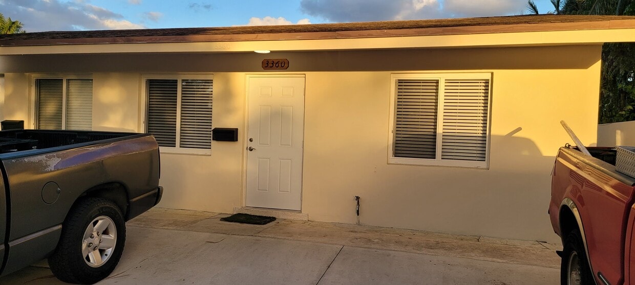 Photo - 3360-ne16 NE 16th Ave (Oakland Park, FL)