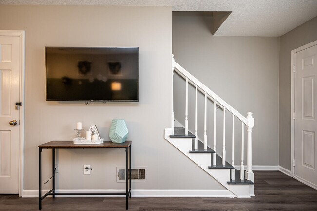 Building Photo - 1275 Sweet Pine Dr