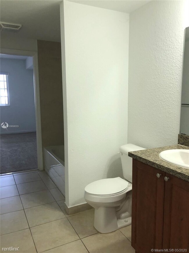 Building Photo - 2 br, 2 bath Condo - Stirling Village