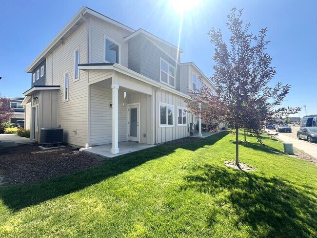 Building Photo - 5601 E Bollo St