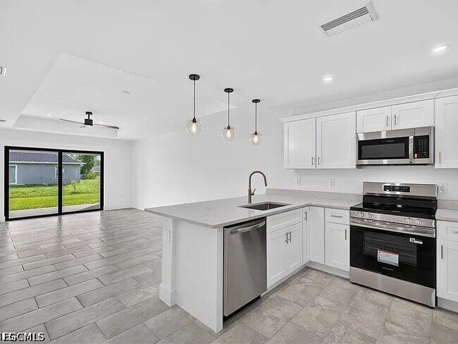 Foto del edificio - 4688 Golfview Blvd