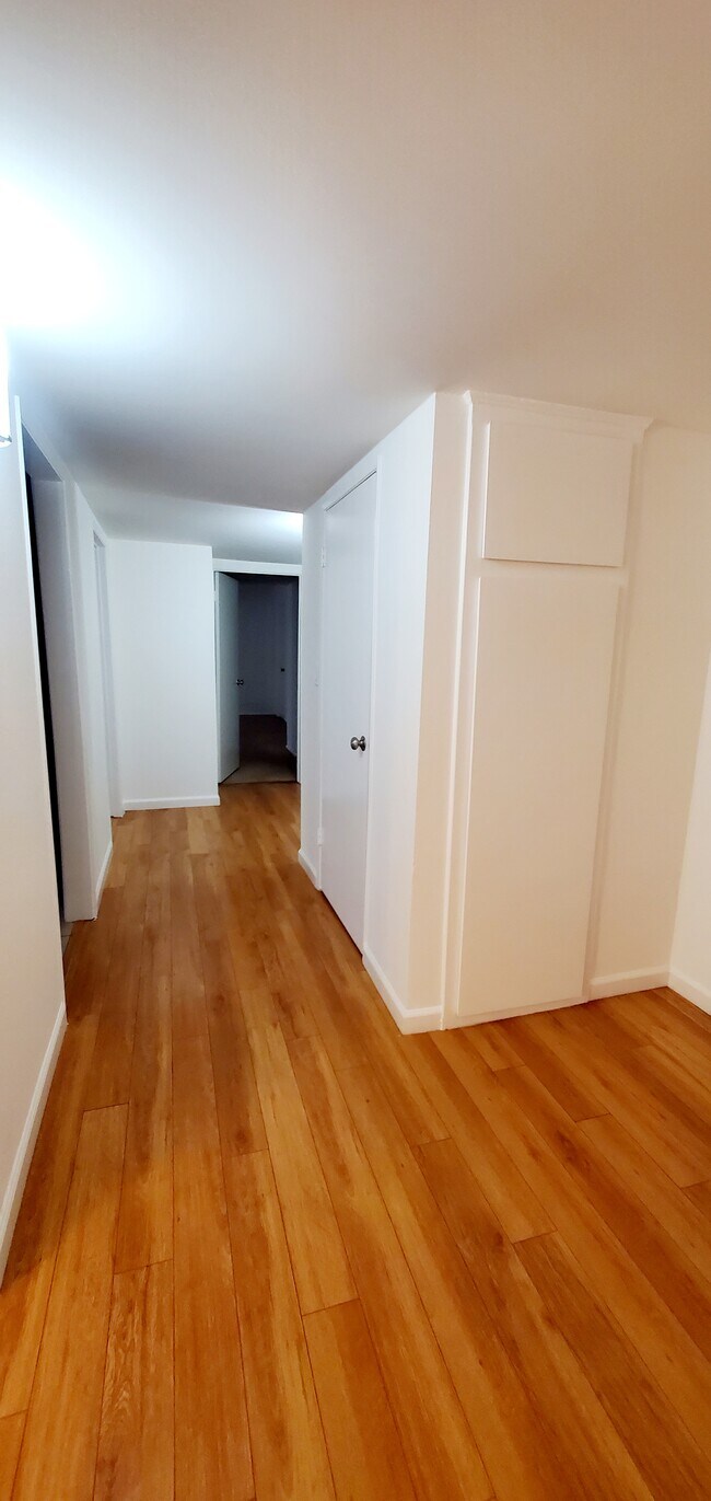 Foto del edificio - 5335 Yarmouth Ave