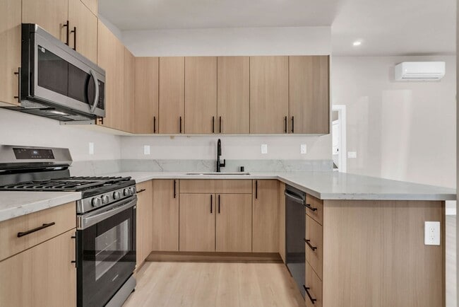 Foto del edificio - Newly remodeled 2 bed 1 bath with washer &...