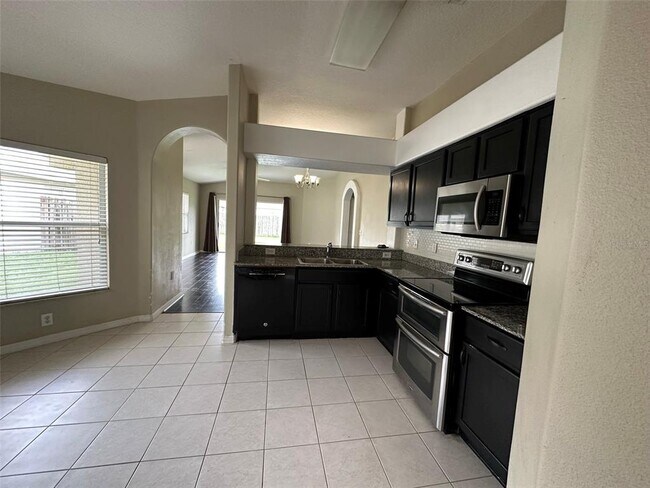 Building Photo - 25922 Crippen Dr
