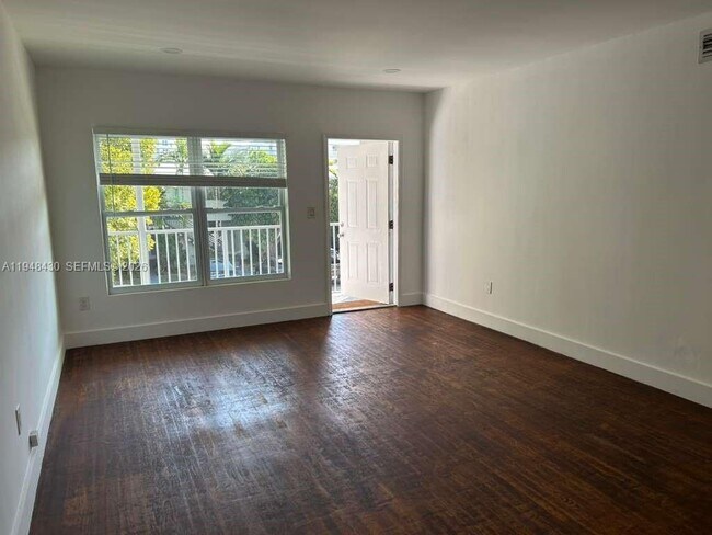 Foto del edificio - 9780 Bay Harbor Terrace